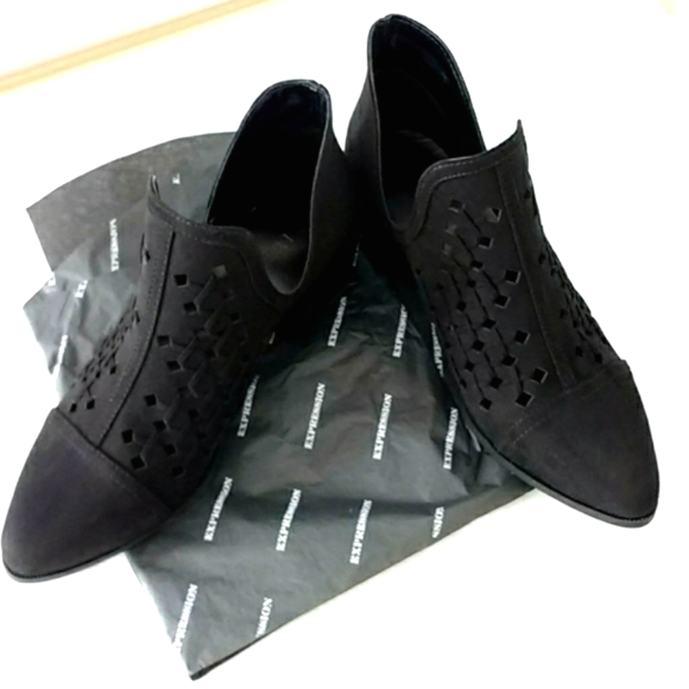 Expressions Dress Ankle Suede Bootie Size 7